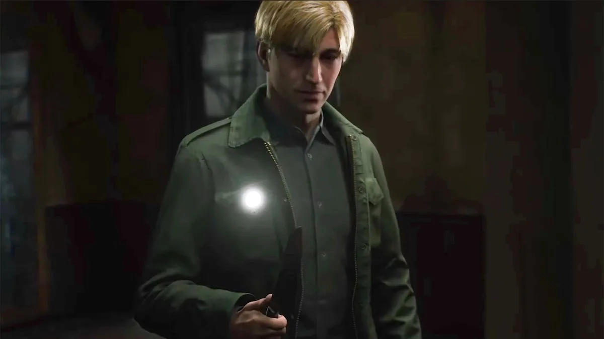 Silent Hill 2 main character James Sunderland holding a knife