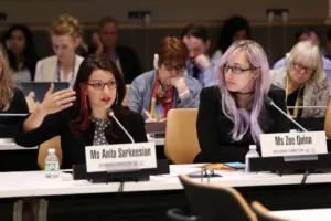 Anita Sarkeesian e Zoë Quinn