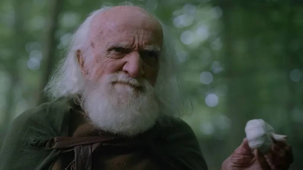 "Ricordate che il gioco non ha trama": lo sviluppatore di Vampire Survivors sottolinea una delle tante sfide nel trasformare il suo roguelike in un film live-action 12 An elderly bearded man in medieval garb making a face after eating garlic