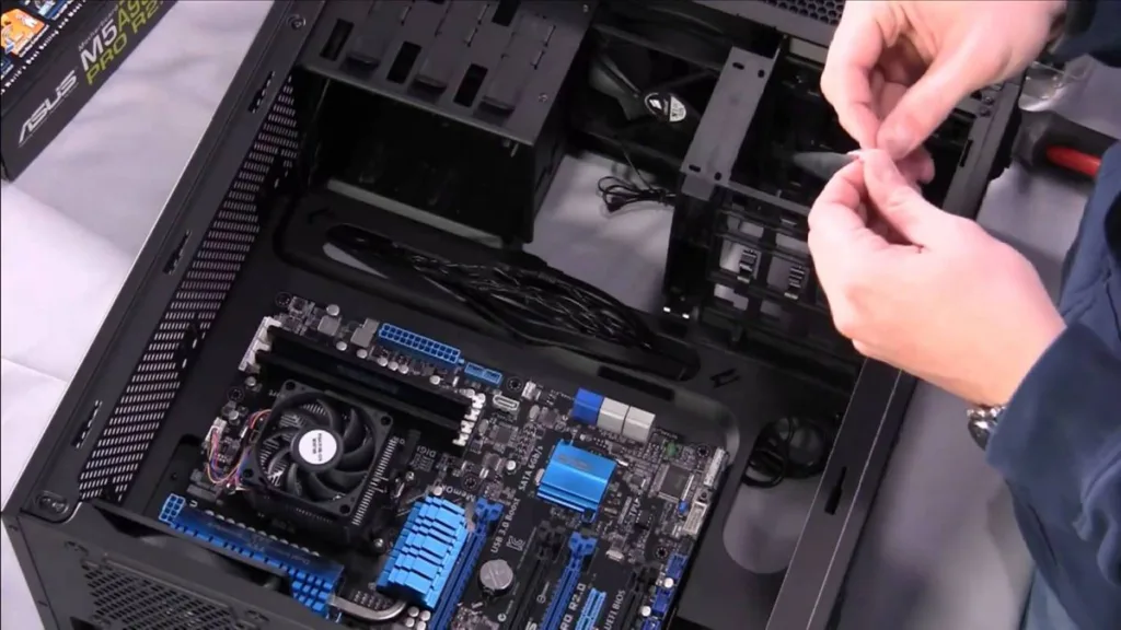 ChatGPT vs DeepSeek: quale IA può assemblarmi un PC gaming migliore? 1 PC building