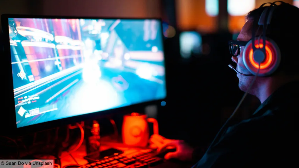 UK, stretta sui minori online: il governo Starmer prepara il divieto per social e chat nei videogiochi 6 UK Prime Minister Keir Starmer targets online gaming in under-16 social media ban